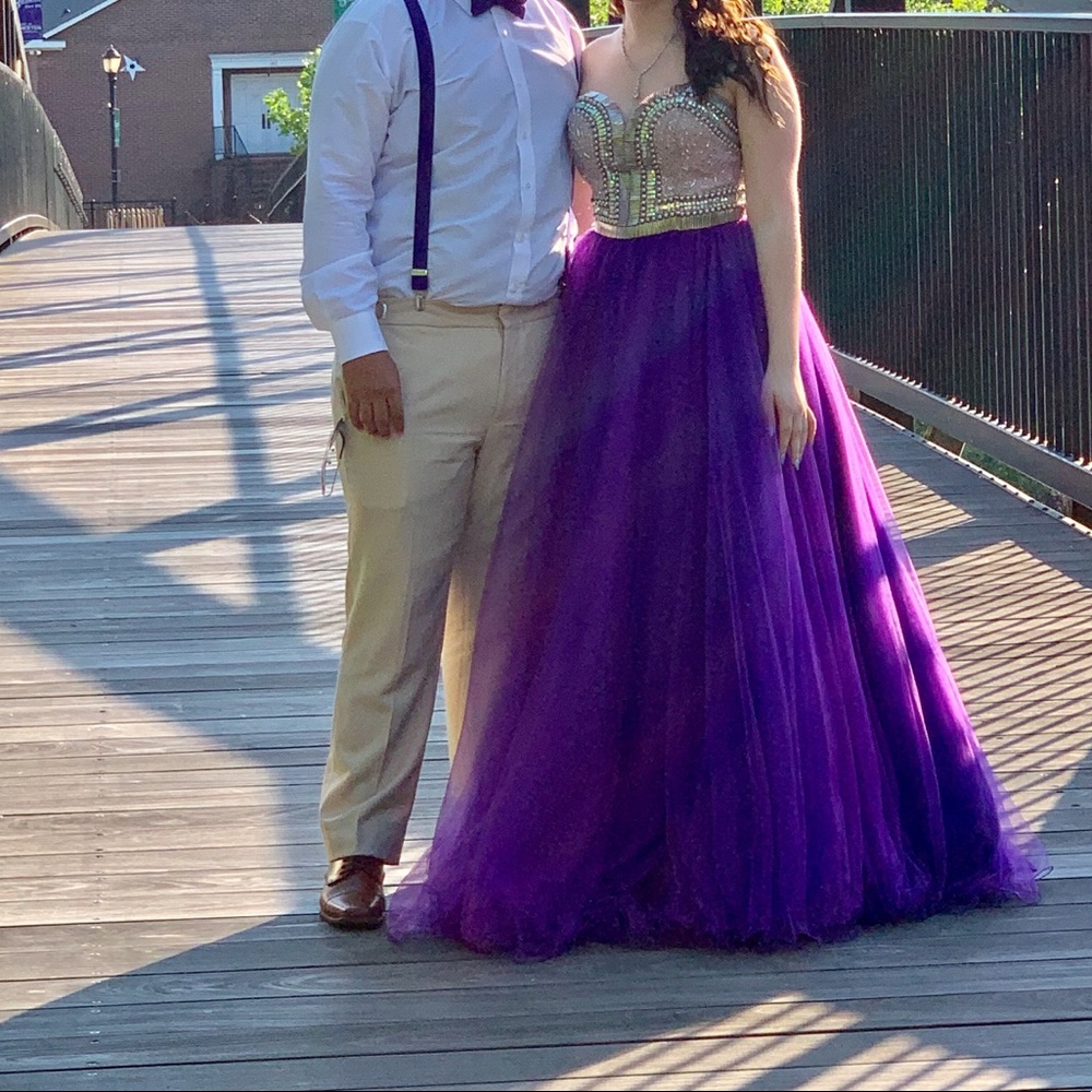 PROM DRESS - Picture 1 of 3